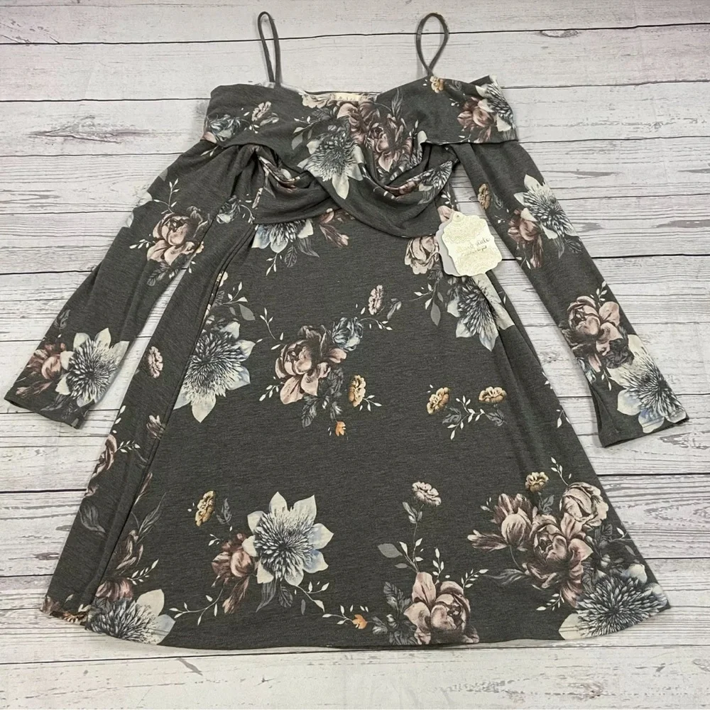 Beautiful jersey Altar’d State floral dress off the shoulder